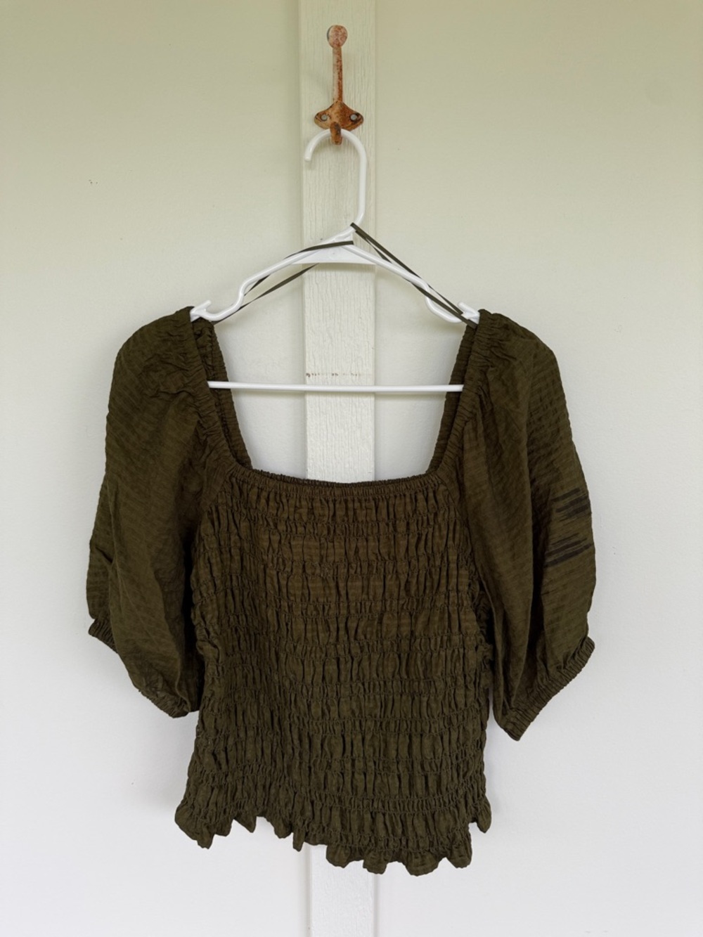 Old Navy green short sleeve puff sleeve top blouse